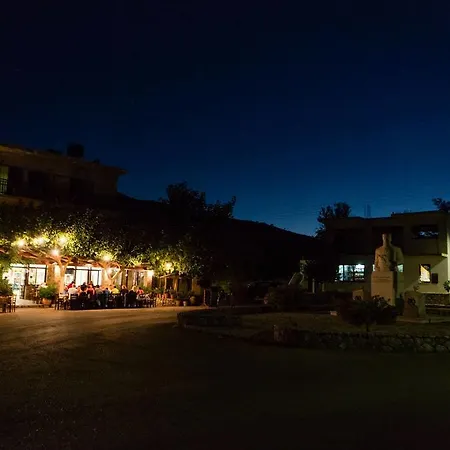 Hotel Platanos